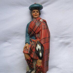 1970 Grant's Scotch Whiskey Decanter: The Scot's Man wearing Kilt w/ Cap & Label